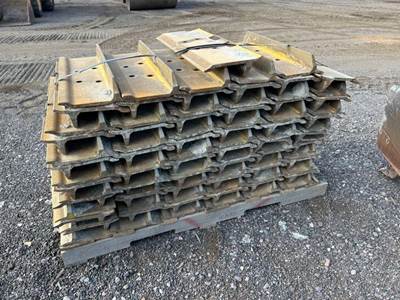 John Deere 850L 24' PAD Bucket