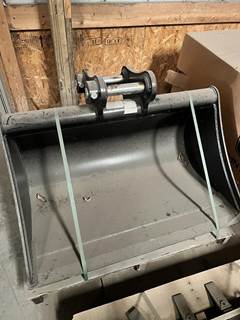 John Deere BYT11918 42 IN. (1067 MM) DITCHING, 9.6 C. FT. (0. Bucket