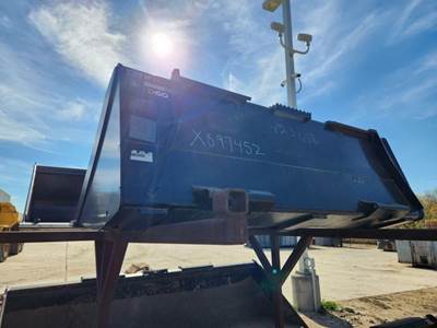 John Deere CE60 Bucket