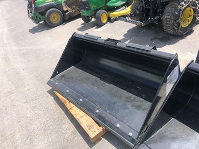 John Deere CE66 Bucket