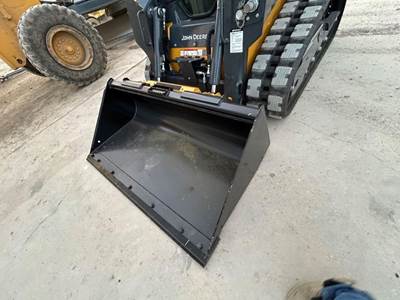 John Deere CE66 Bucket