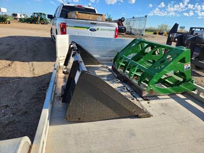 John Deere CE72 Bucket