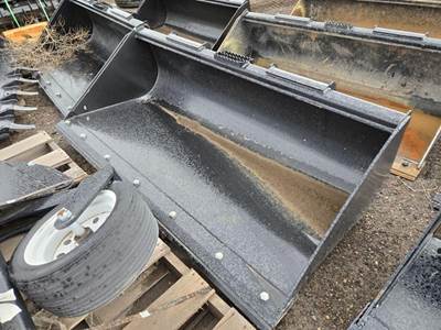 John Deere CE72 Bucket