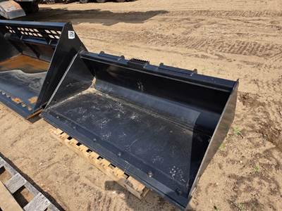 John Deere CE72 Bucket