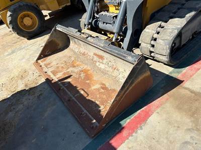 John Deere CE84 Bucket