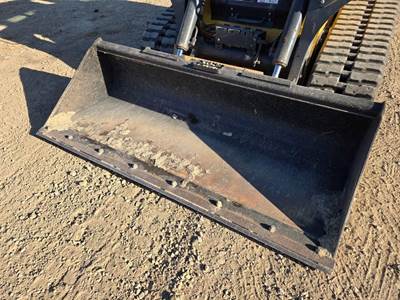 John Deere CE84 Bucket