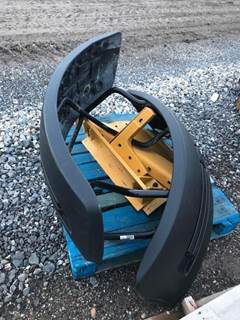 John Deere FRONT FENDER Bucket