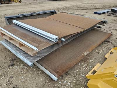 Vermeer TR521SCRN Bucket