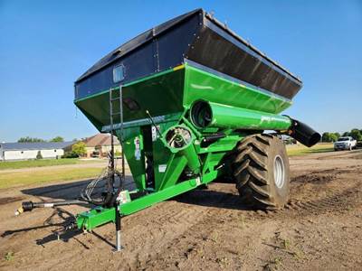 Brent V1100 Grain Cart