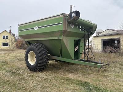 J&M 750-14 Grain Cart