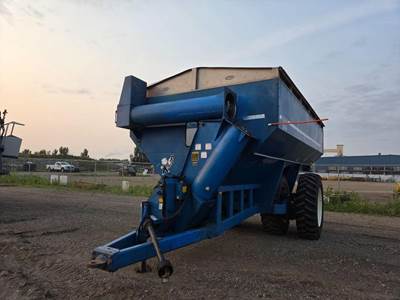 Kinze 1040 Grain Cart