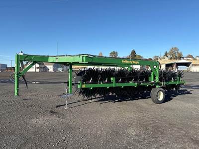 CIRCLE C GOLDEN EAGLE E184V Hay Rake