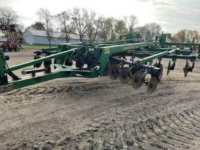 John Deere 2700 Ripper
