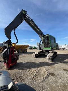 John Deere 2154G Tracked Log Loader