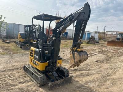 John Deere 17 P-TIER Mini Excavator