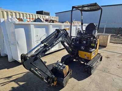 John Deere 17G Mini Excavator