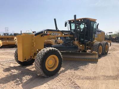 John Deere 672G Motor Grader