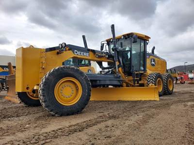 John Deere 672G Motor Grader