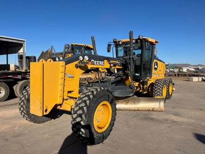 John Deere 672G Motor Grader