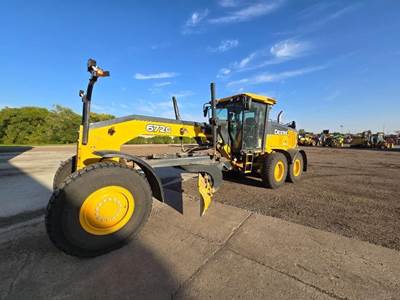 John Deere 672G Motor Grader