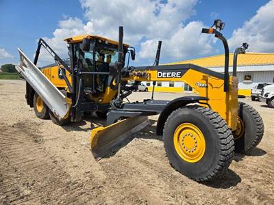 John Deere 672G Motor Grader