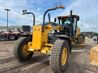 John Deere 672G Motor Grader