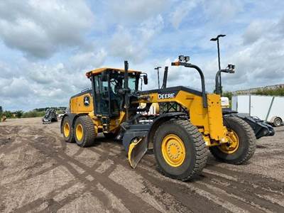 John Deere 672G Motor Grader