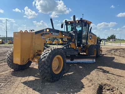 John Deere 672G Motor Grader