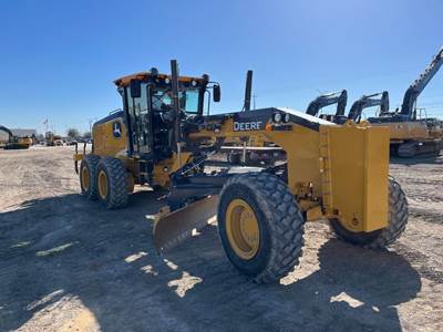John Deere 672G Motor Grader