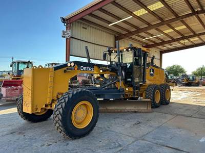 John Deere 672G Motor Grader