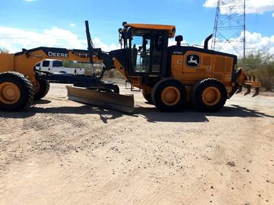 John Deere 672G Motor Grader