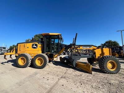 John Deere 672G Motor Grader