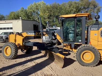John Deere 672G Motor Grader