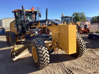 John Deere 672G Motor Grader