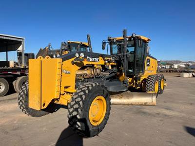 John Deere 672G Motor Grader