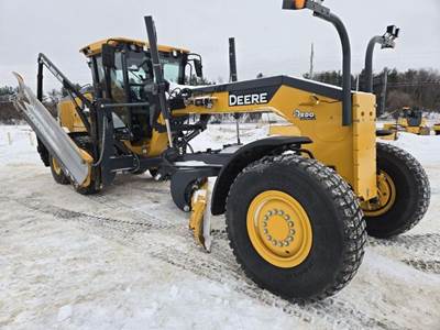 John Deere 672G Motor Grader