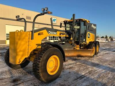 John Deere 672G Motor Grader