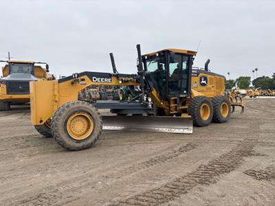 John Deere 672G Motor Grader