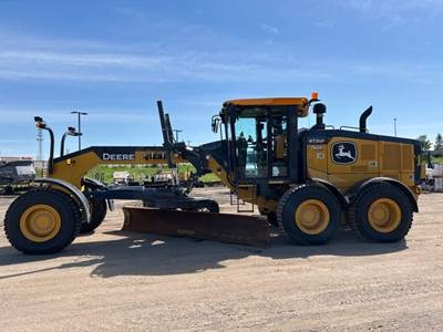 John Deere 672G Motor Grader