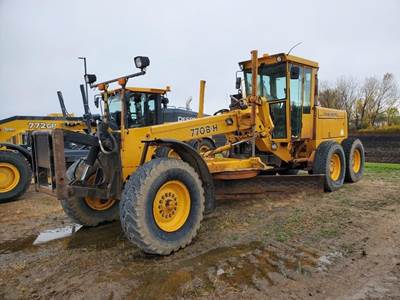 John Deere 770BH Motor Grader