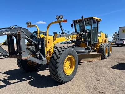 John Deere 772D Motor Grader