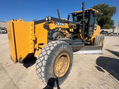 John Deere 772G Motor Grader