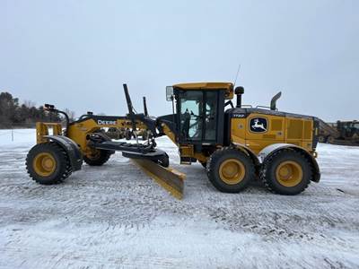 John Deere 772G Motor Grader