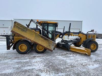 John Deere 772G Motor Grader