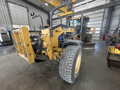 John Deere 772G Motor Grader