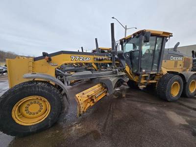 John Deere 772G Motor Grader