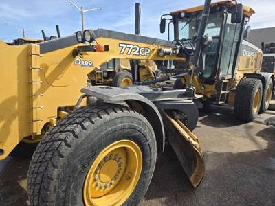 John Deere 772G Motor Grader