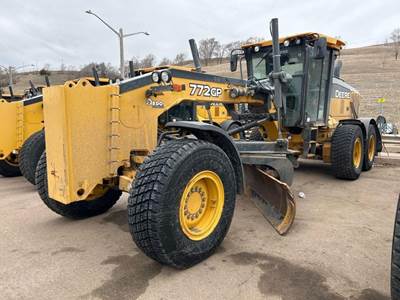 John Deere 772G Motor Grader