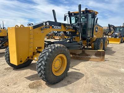 John Deere 772G Motor Grader