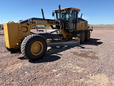 John Deere 772G Motor Grader